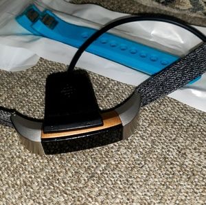 Fitbit Alta hr with 2 new replacement bands